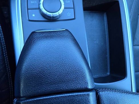 Used 2015 Mercedes-Benz ML 400 ML 400 AWD 4MATIC 4dr SUV image 29