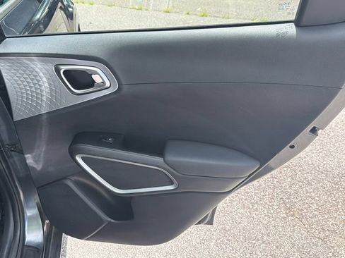 Used 2020 Kia Soul LX FWD image 18