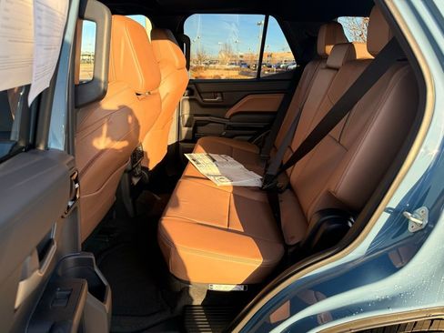 Used 2025 Toyota 4Runner Limited image 22