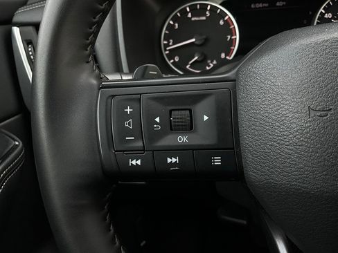 Used 2025 Nissan Rogue SV image 33