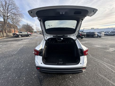 Used 2024 Chevrolet Trax RS w/ Driver Confidence Package image 27