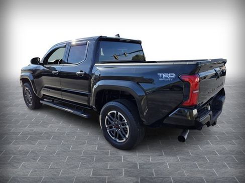 Used 2025 Toyota Tacoma TRD Sport AWD/4WD image 6