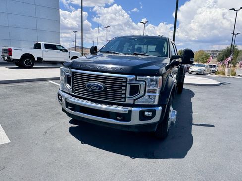 Used 2020 Ford F450 Lariat w/ Lariat Value Package AWD/4WD image 3