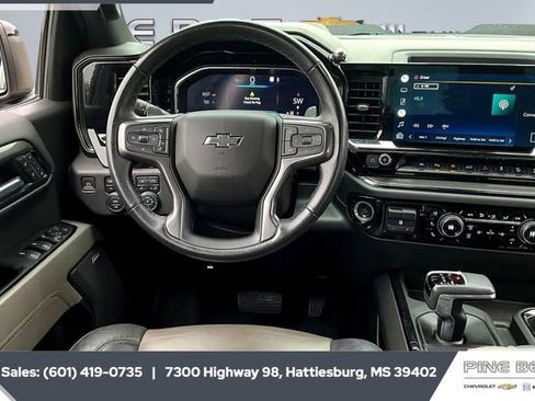 Used 2022 Chevrolet Silverado 1500 ZR2 w/ Technology Package image 5