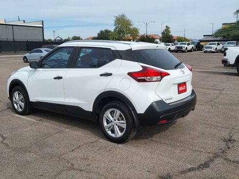 Used 2019 Nissan Kicks S image 5
