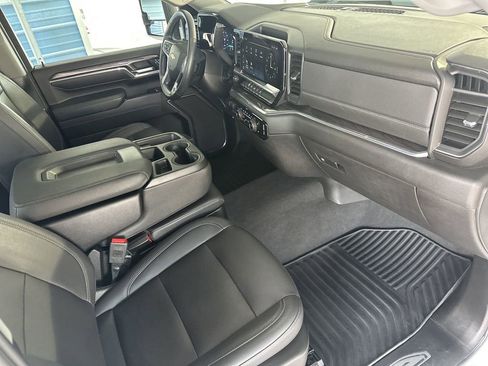 Certified 2024 Chevrolet Silverado 2500 LTZ image 38