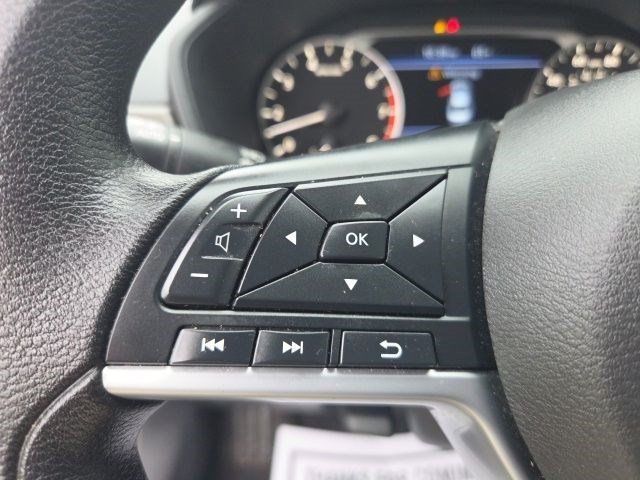 Used 2025 Nissan Altima 2.5 SV FWD image 17