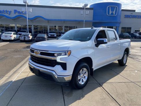 Used 2025 Chevrolet Silverado 1500 LT image 4