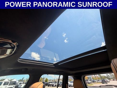 Used 2022 Jeep Grand Cherokee Summit AWD/4WD image 2