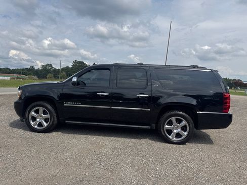 Used 2013 Chevrolet Suburban LTZ AWD/4WD image 16