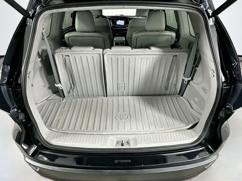 Used 2017 Toyota Highlander XLE image 33