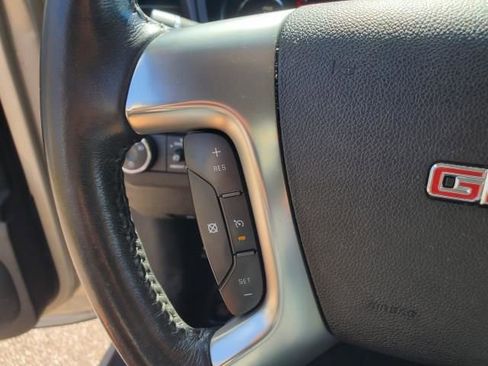 Used 2013 GMC Acadia SLE image 25