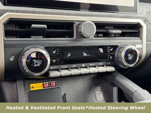 Used 2025 Toyota Tacoma Limited AWD/4WD image 8