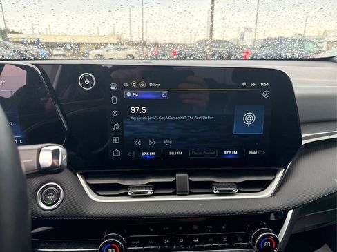 Used 2025 Chevrolet Equinox LT w/ Convenience Package II image 11