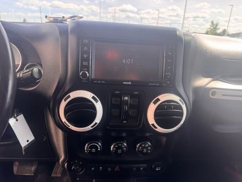 Used 2014 Jeep Wrangler Unlimited Sahara AWD/4WD image 13