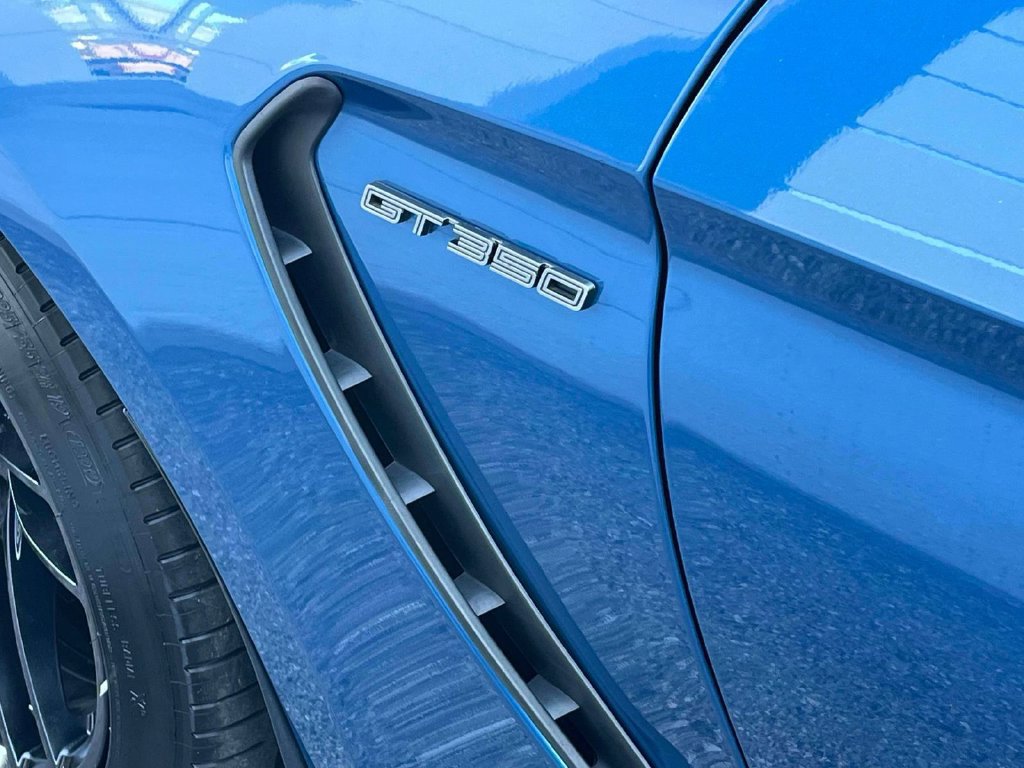 Used 2019 Ford Mustang Shelby GT350 w/ Technology Package RWD image 13