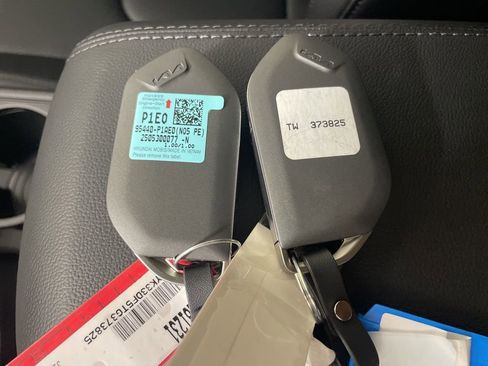 New 2026 Kia Sportage EX w/ EX Panorama Roof Package image 32