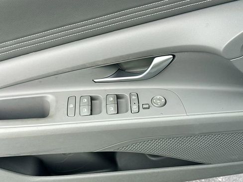 Certified 2023 Hyundai Elantra SEL w/ Convenience Package FWD image 17