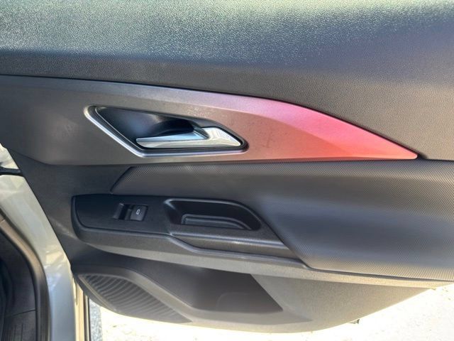 Used 2024 Chevrolet Equinox EV RS FWD image 19