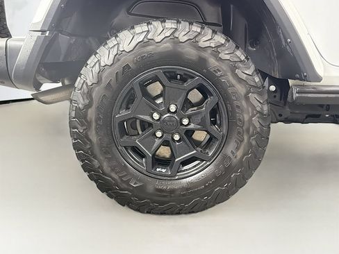 Used 2023 Jeep Wrangler Unlimited Rubicon 4xe AWD/4WD image 35