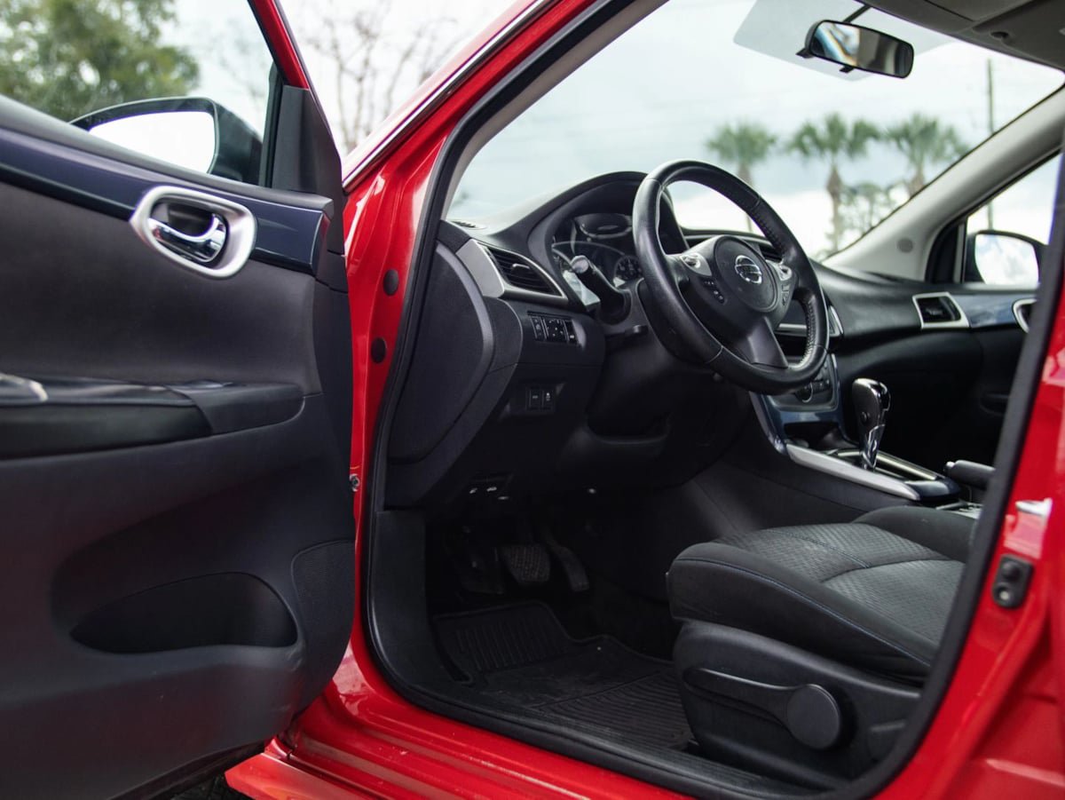 Used 2019 Nissan Sentra SR FWD image 15