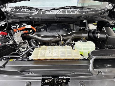 Used 2022 Ford F150 Lariat AWD/4WD image 10