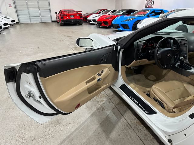 Used 2007 Chevrolet Corvette Coupe w/ Preferred Equipment Group RWD image 12