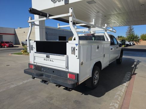 Used 2022 GMC Sierra 2500 Pro w/ Convenience Package RWD image 4