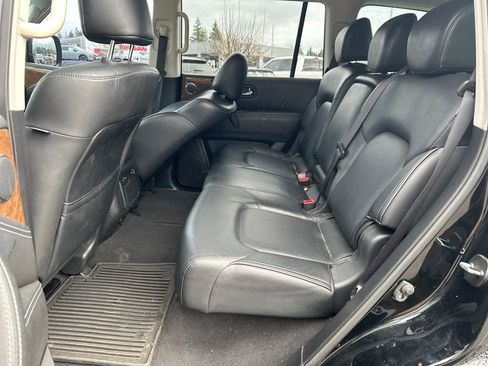 Used 2017 INFINITI QX80 4WD w/ Driver Assistance Package image 9