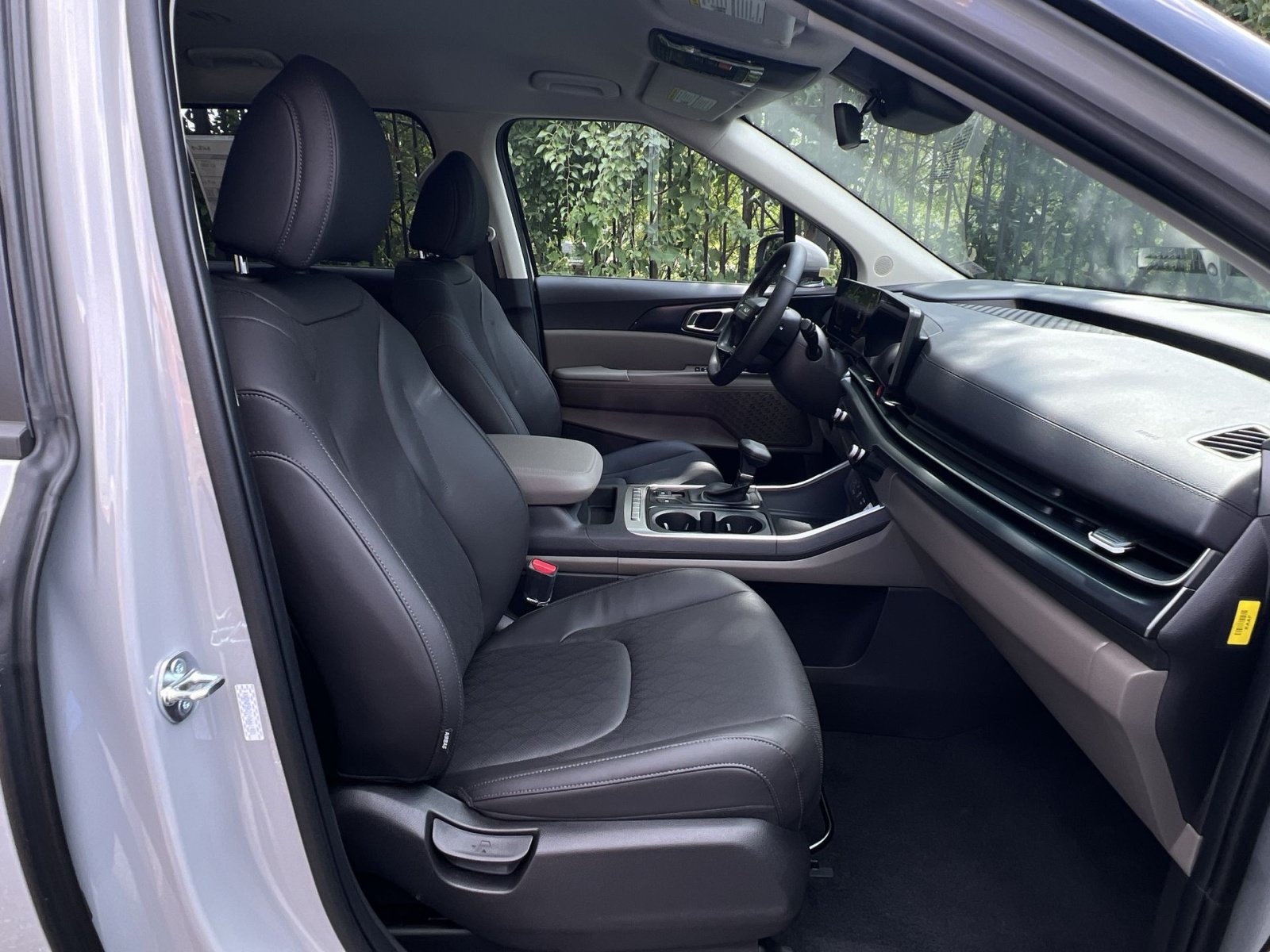 New 2027 Kia Carnival FWD image 34
