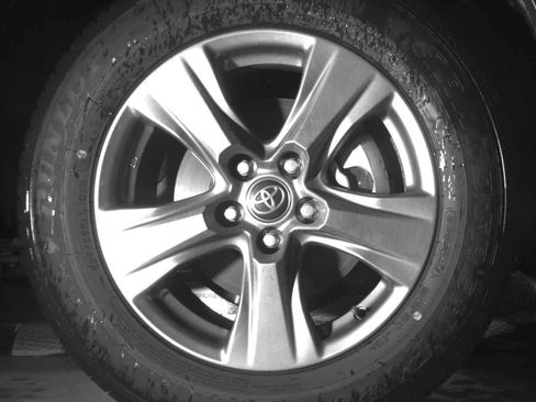 Used 2025 Toyota RAV4 XLE image 18