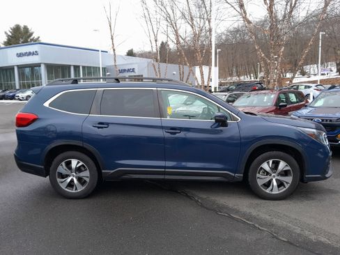 Used 2023 Subaru Ascent Premium w/ Convenience Package image 8