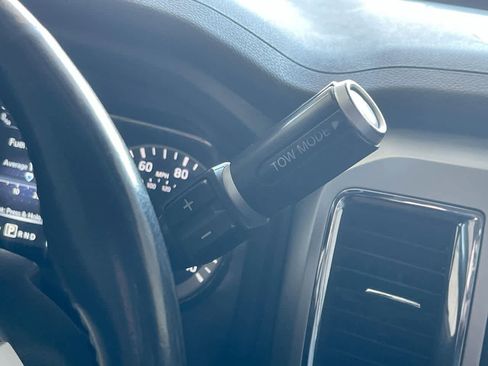 Used 2017 Nissan Titan SV image 20