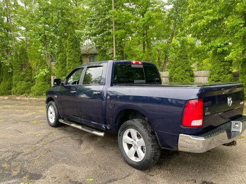 Used 2017 RAM 1500 Classic SLT AWD/4WD image 3