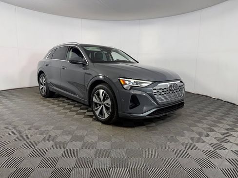 Used 2024 Audi Q8 e-tron Prestige w/ Prestige Package AWD/4WD image 5