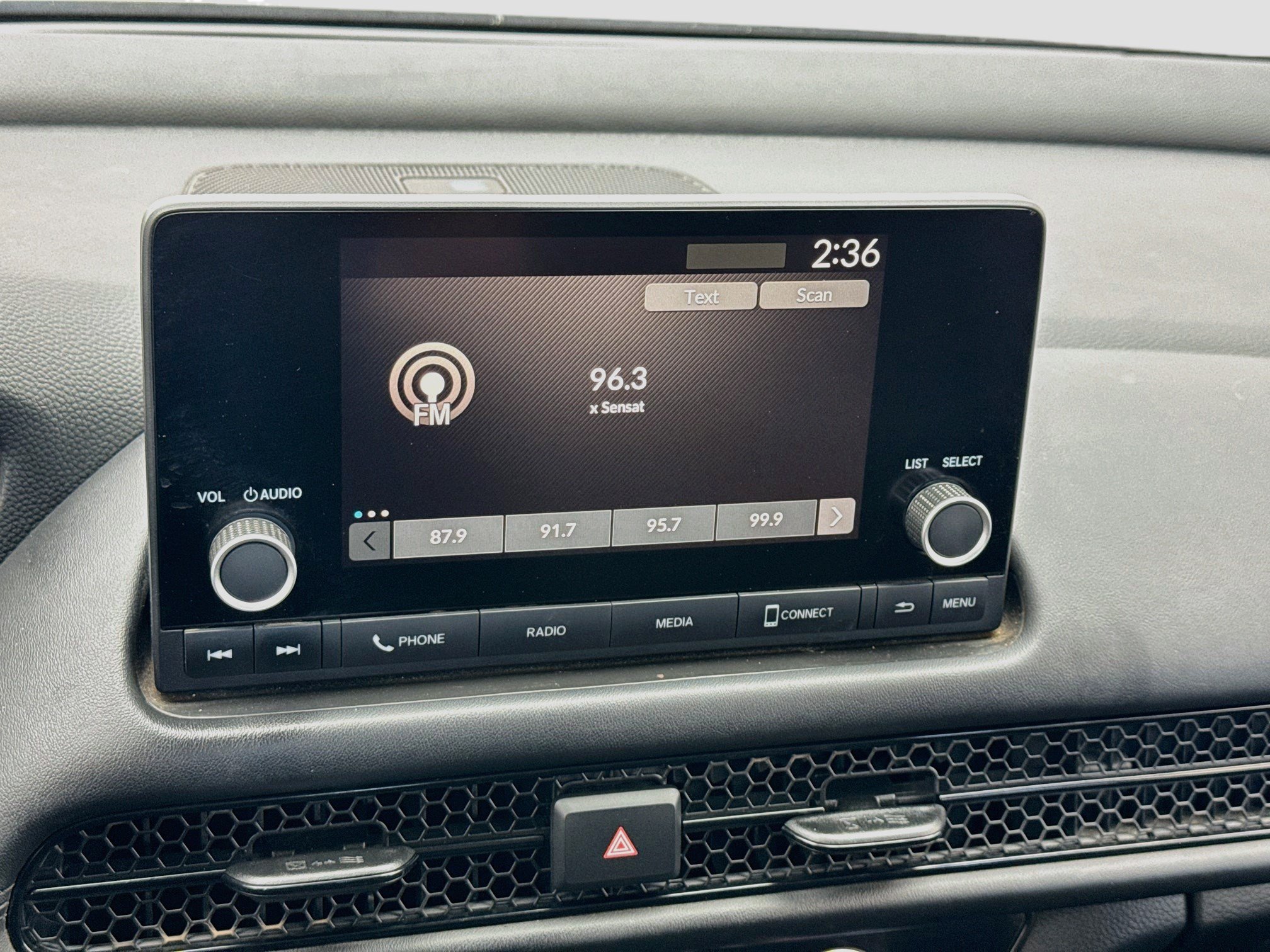 Used 2025 Honda HR-V LX image 11