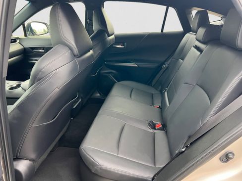 Used 2022 Toyota Venza XLE image 8