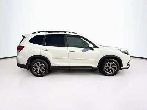 Used 2022 Subaru Forester Premium AWD/4WD image 10