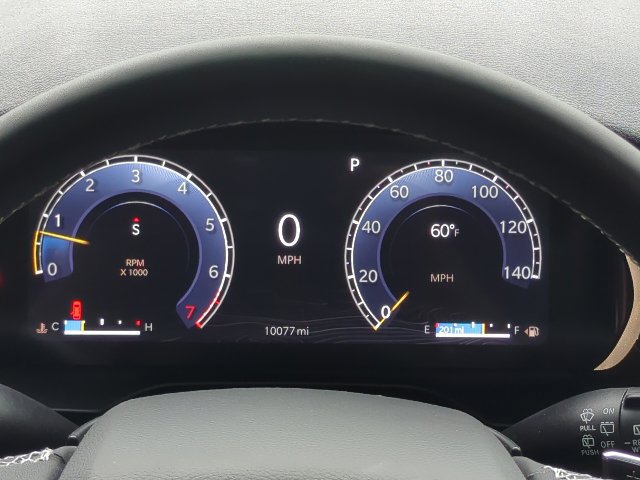 Used 2025 Jeep Grand Cherokee Altitude AWD/4WD image 9