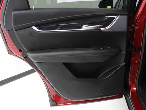 Certified 2022 Cadillac XT5 Premium Luxury image 36