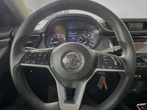 Used 2017 Nissan Rogue S image 18