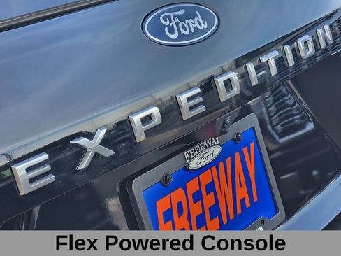 Used 2025 Ford Expedition Active image 17