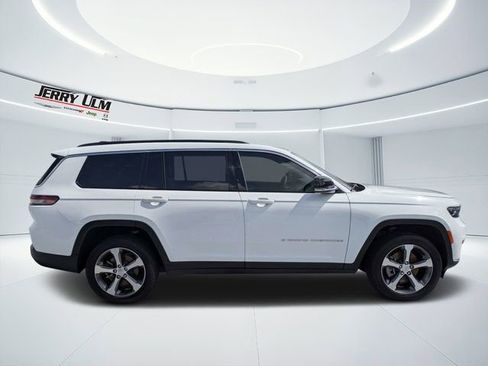 Used 2025 Jeep Grand Cherokee L Limited w/ Trailer Tow Package AWD/4WD image 2