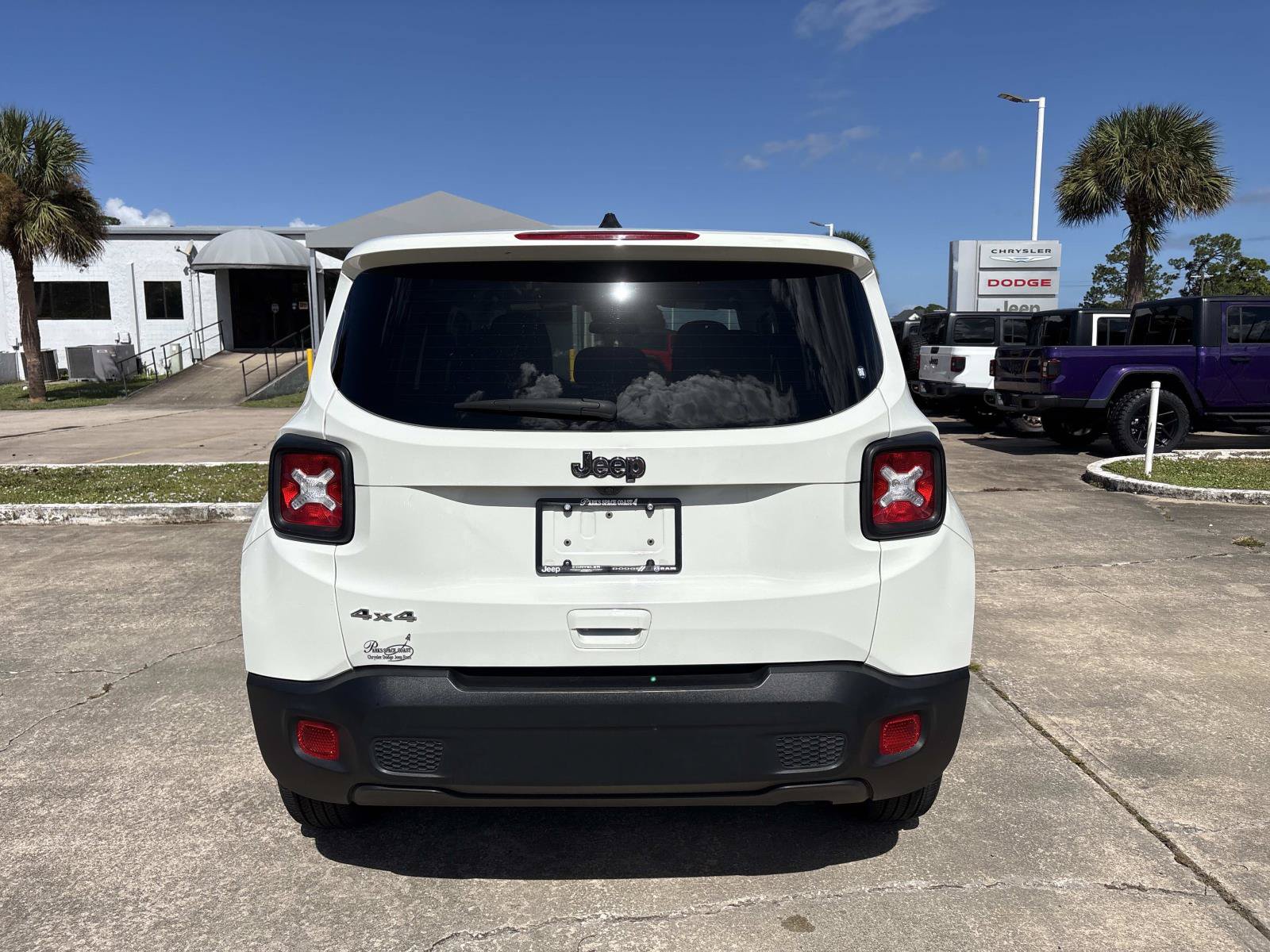 Certified 2023 Jeep Renegade Latitude AWD/4WD image 4