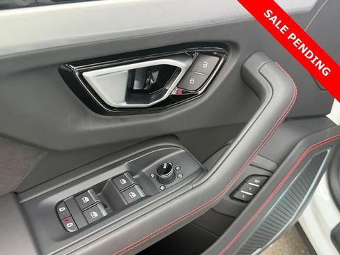 Used 2022 Lamborghini Urus image 18