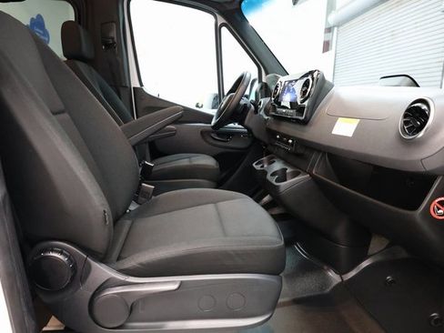 Used 2025 Mercedes-Benz Sprinter 2500 image 58