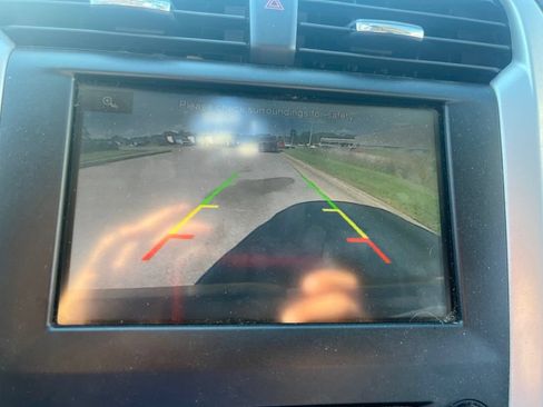 Used 2014 Ford Fusion SE FWD image 9