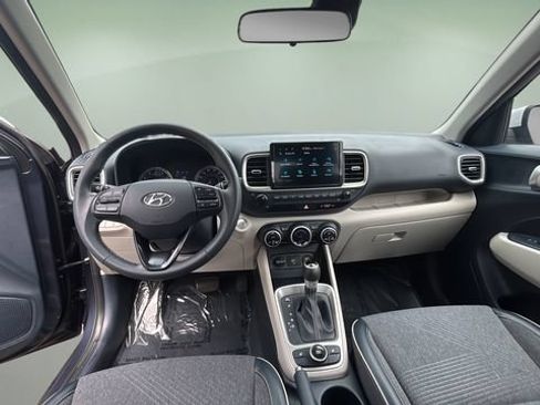 Used 2021 Hyundai Venue w/ Cargo Package FWD image 16