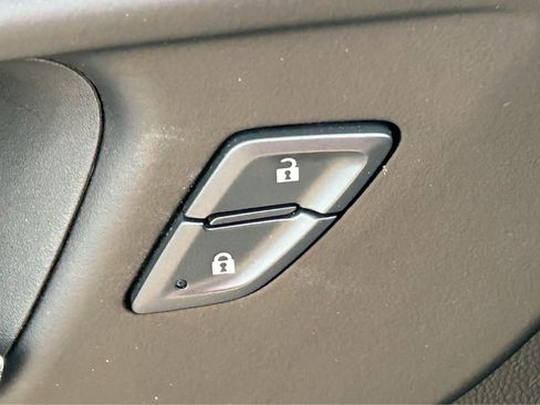 Used 2025 Chevrolet Malibu LT FWD image 15