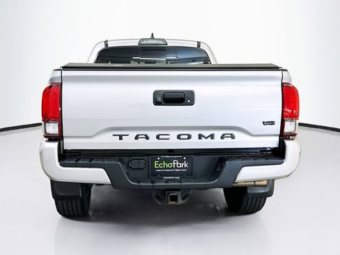 Used 2019 Toyota Tacoma TRD Sport image 7